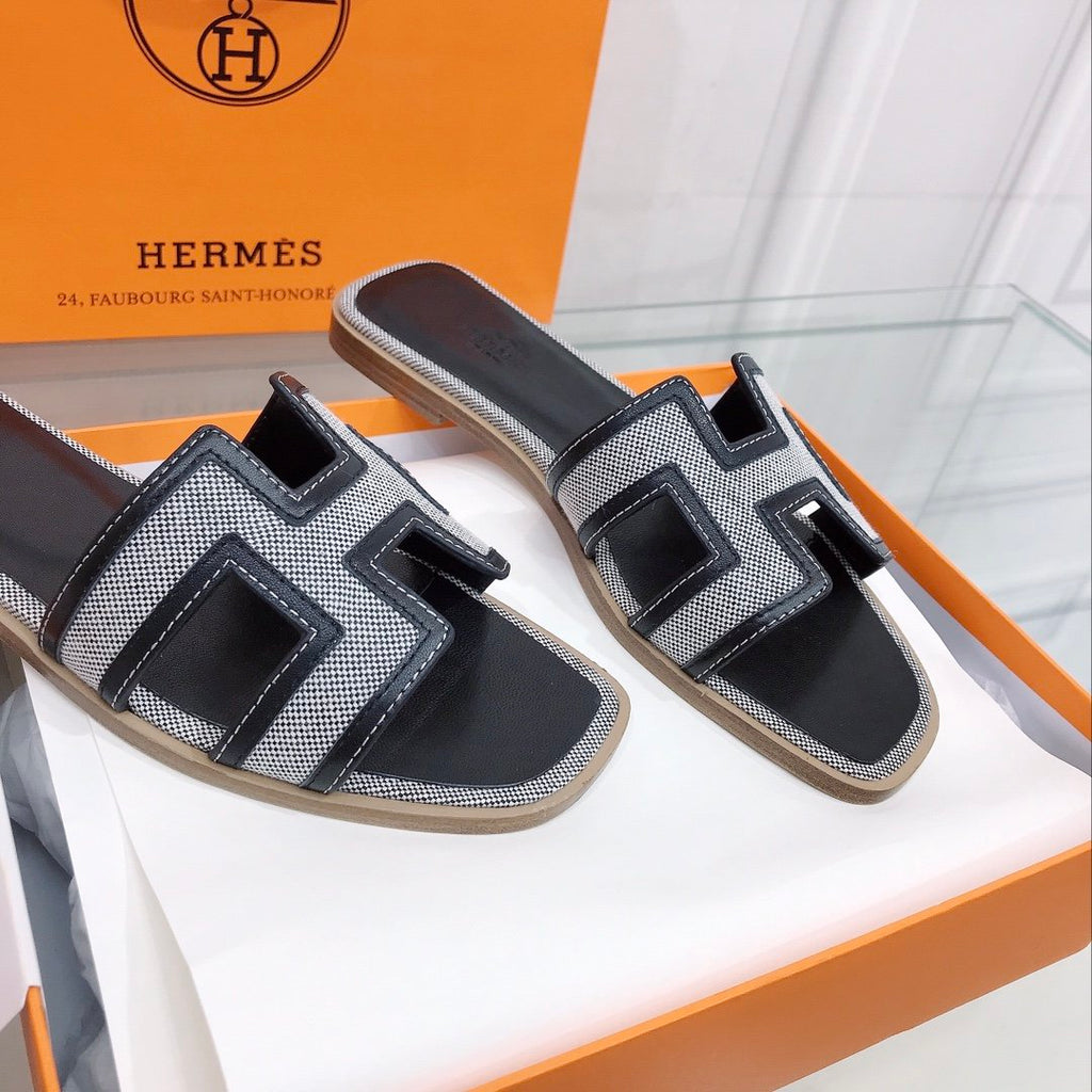 Hermes Oran Sandal Black/Silver