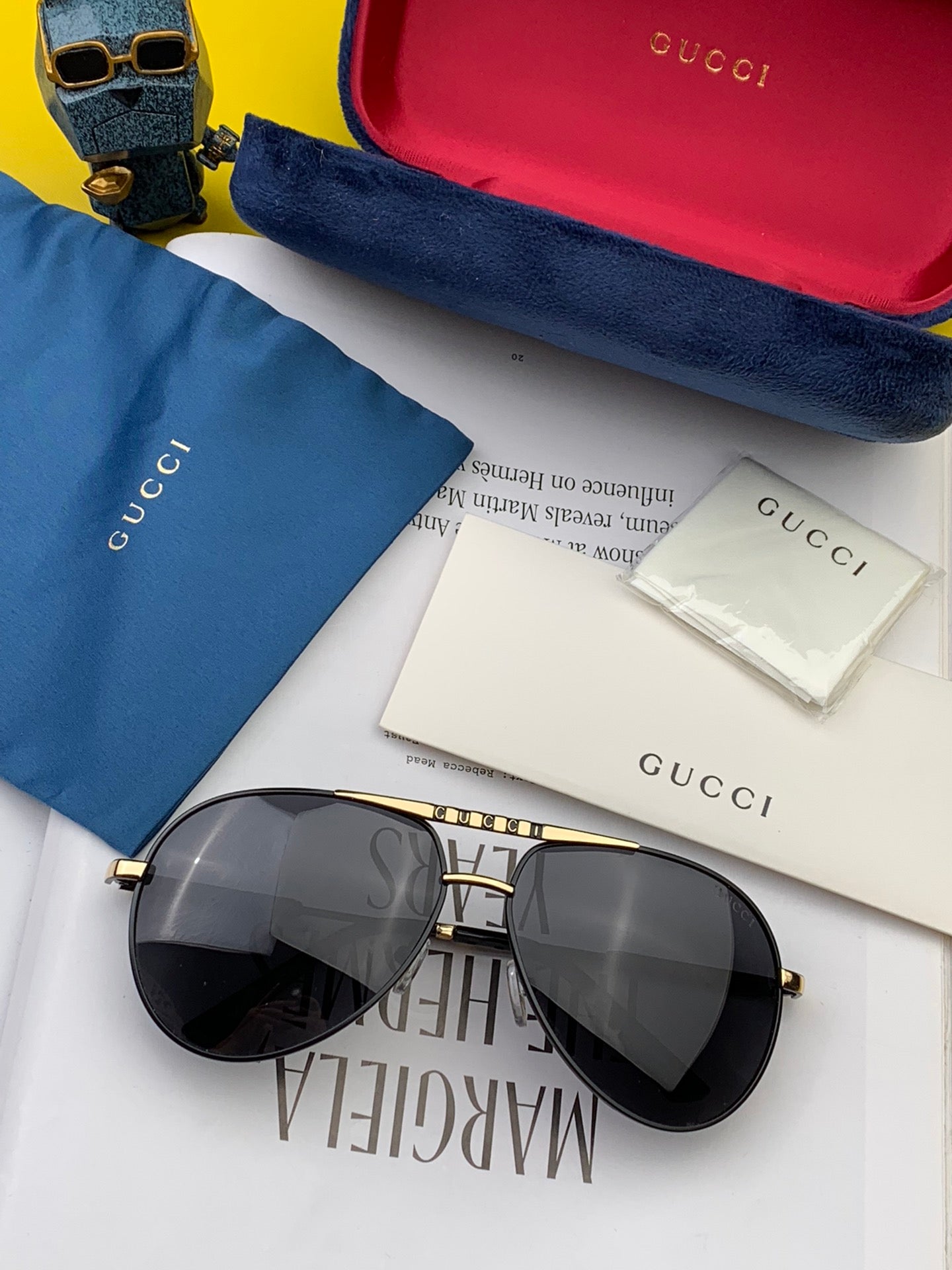 Gucci Navigator Frame Sunglasses