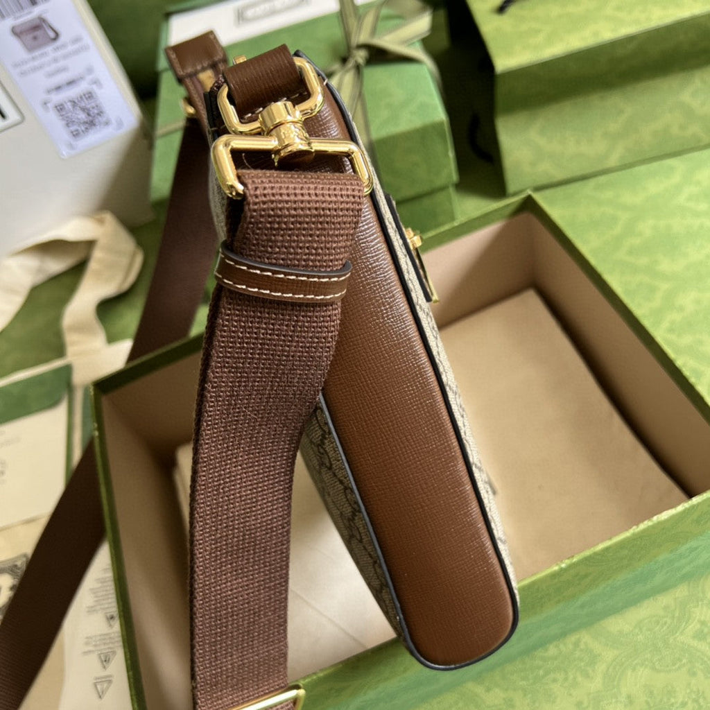 Gucci Supreme Messenger Bag 24cm Brown