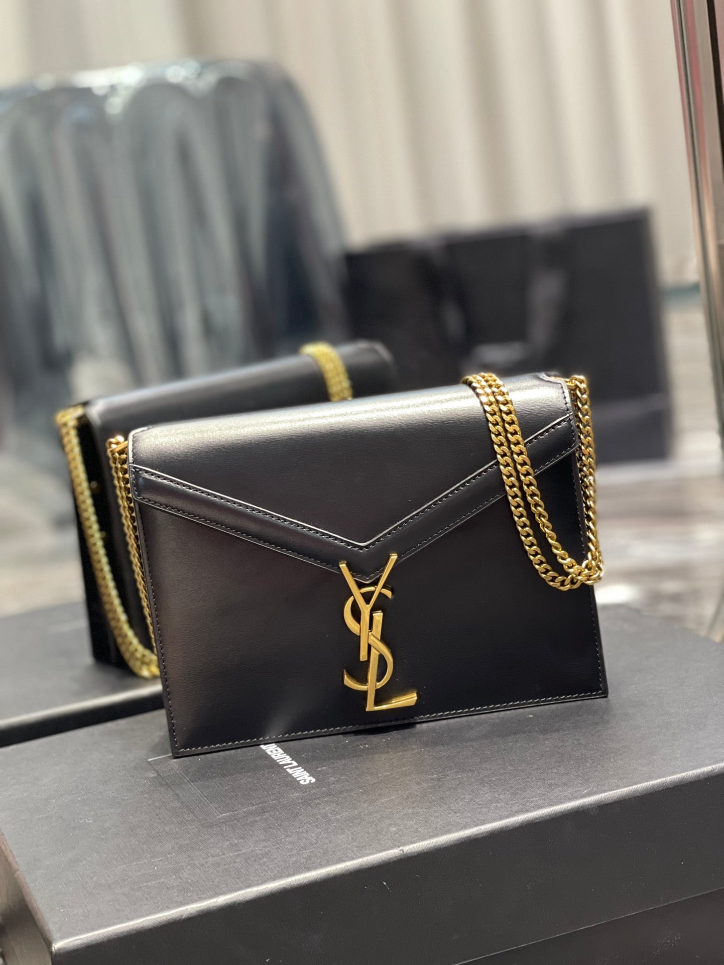 Saint Laurent Cassandra Medium Chain Bag In Grain De Poudre Embossed 22cm Black
