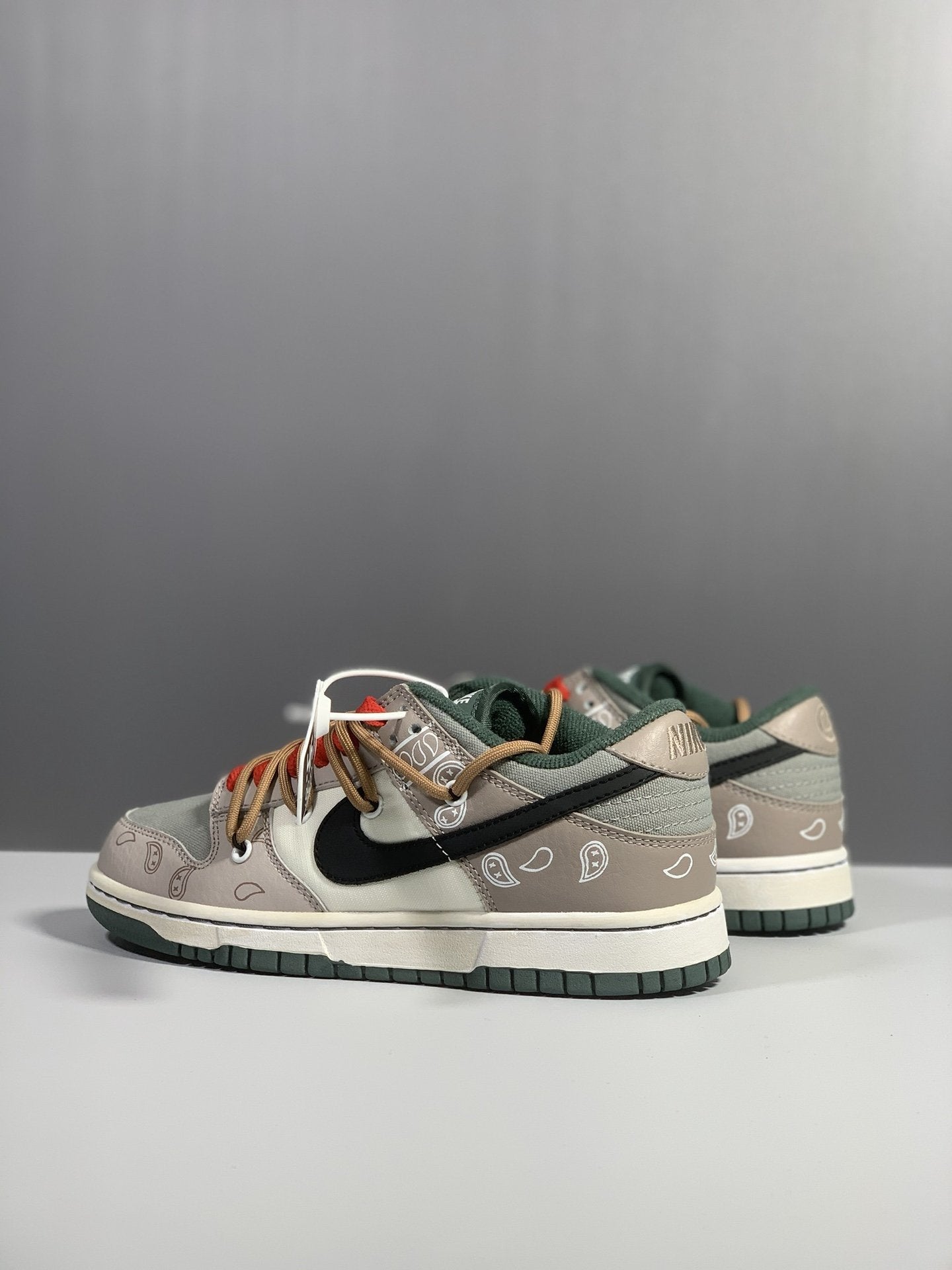 Nike Dunk Low Retro Vibe