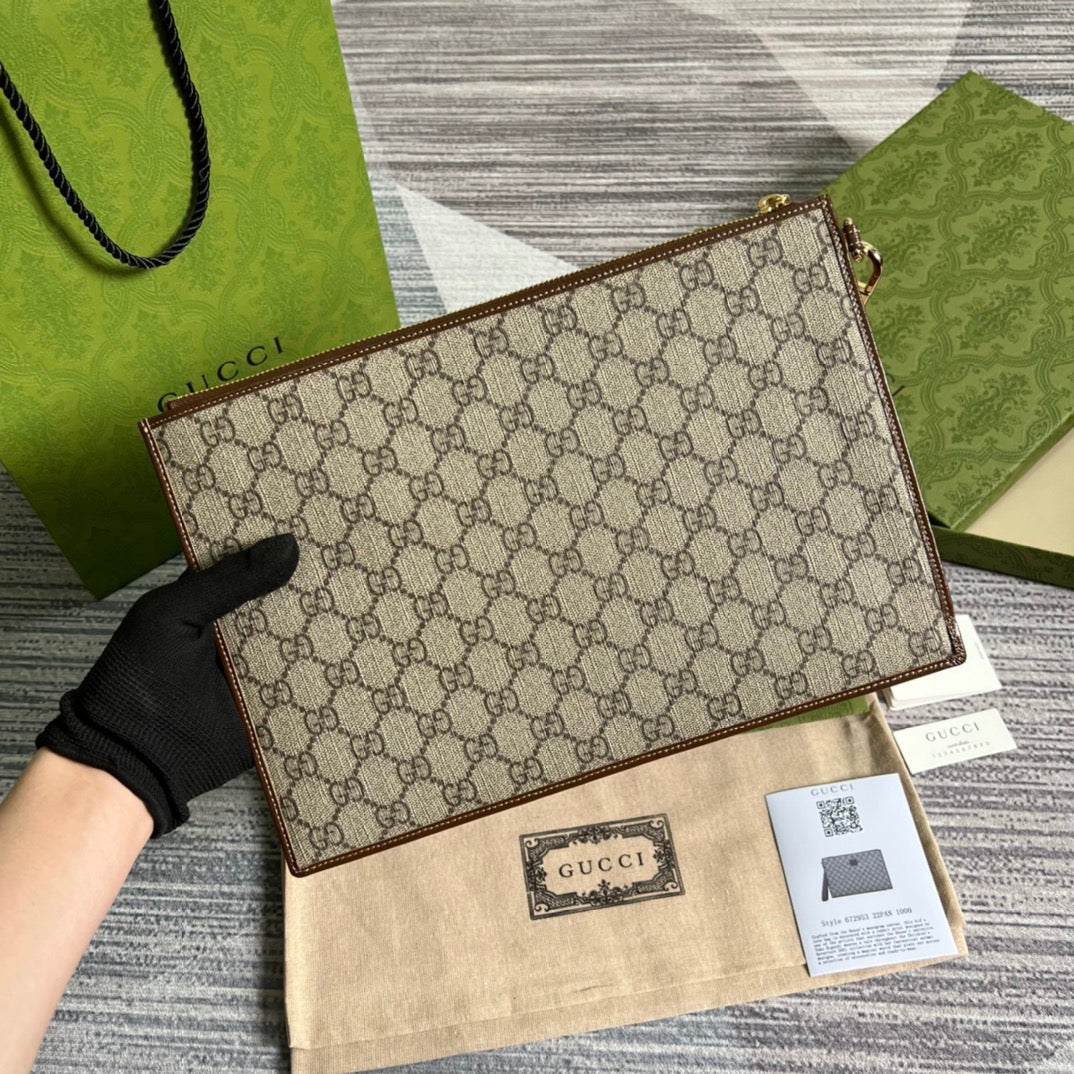 Gucci Neo Vintage GG Supreme Pouch 31cm