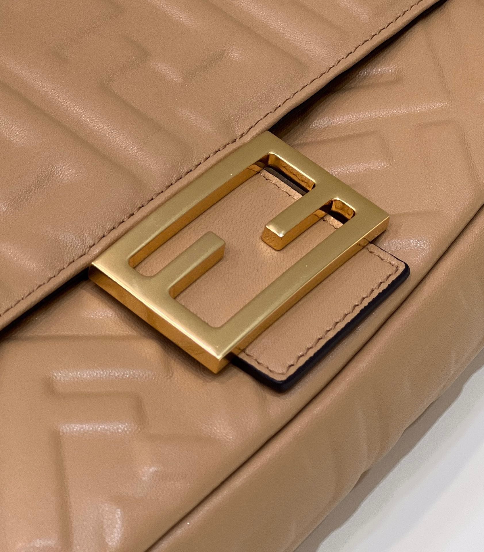 Fendi Baguette Midi 27cm Brown
