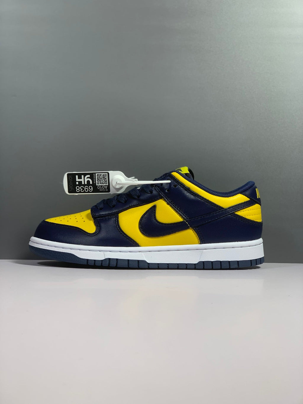 Nike Wmns Dunk Low Vintage Yellow