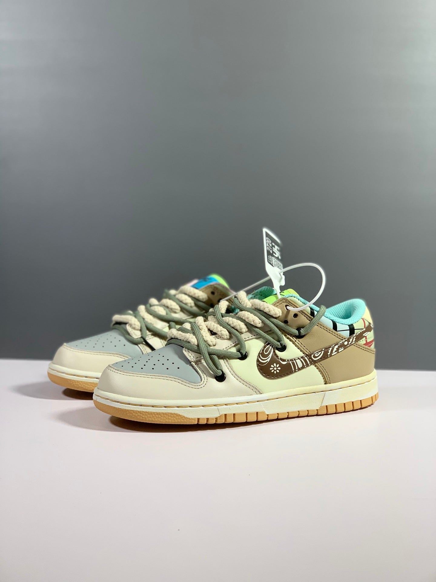 Nike SB Dunk Low Top