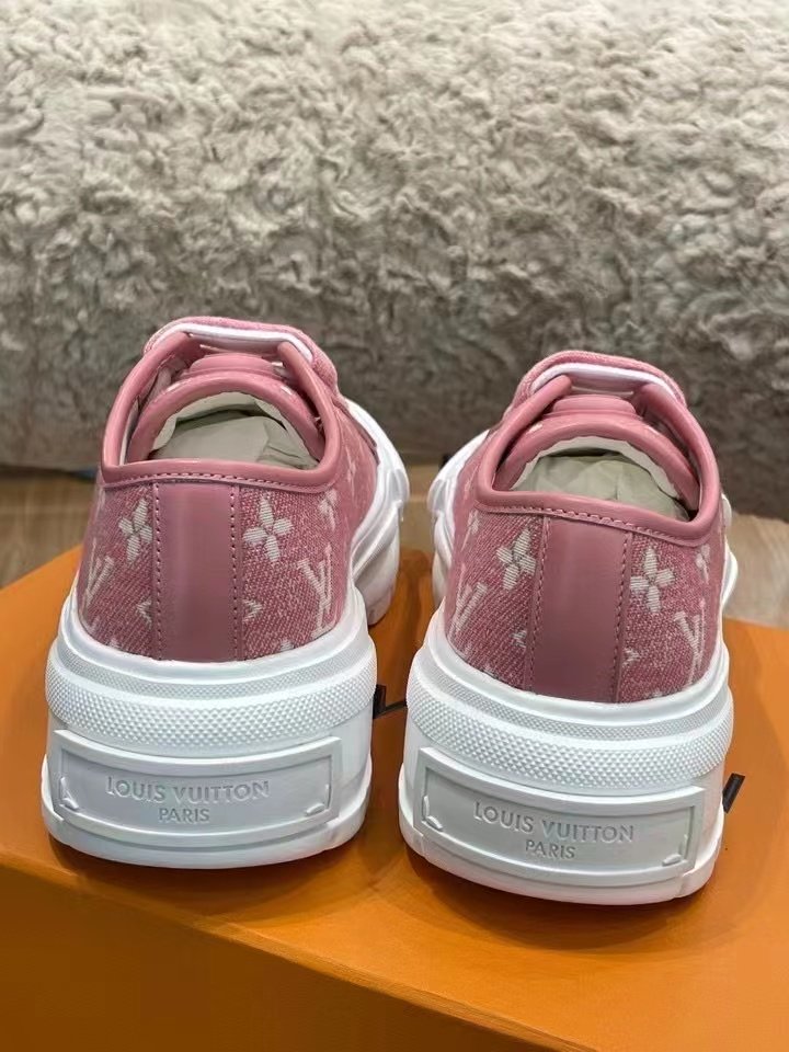 Louis Vuitton Squad Sneaker Pink