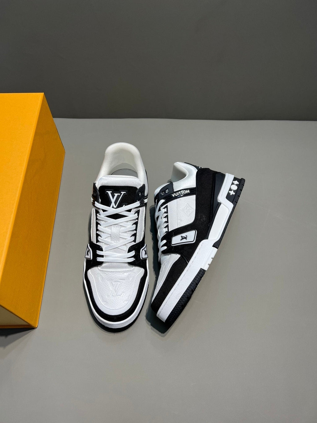 Louis Vuitton Trainer Sneaker