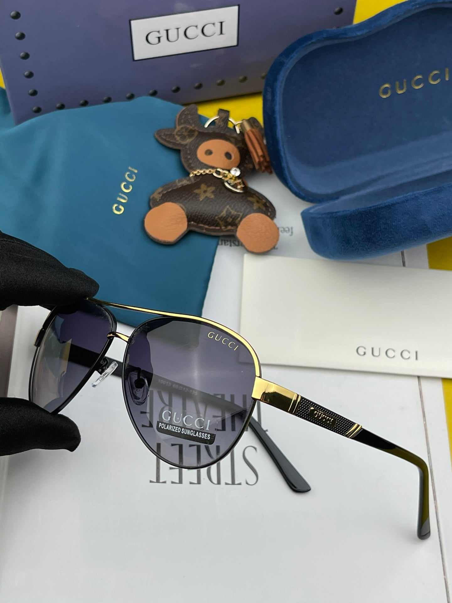 Gucci Oversize Oval-Frame Sunglasses