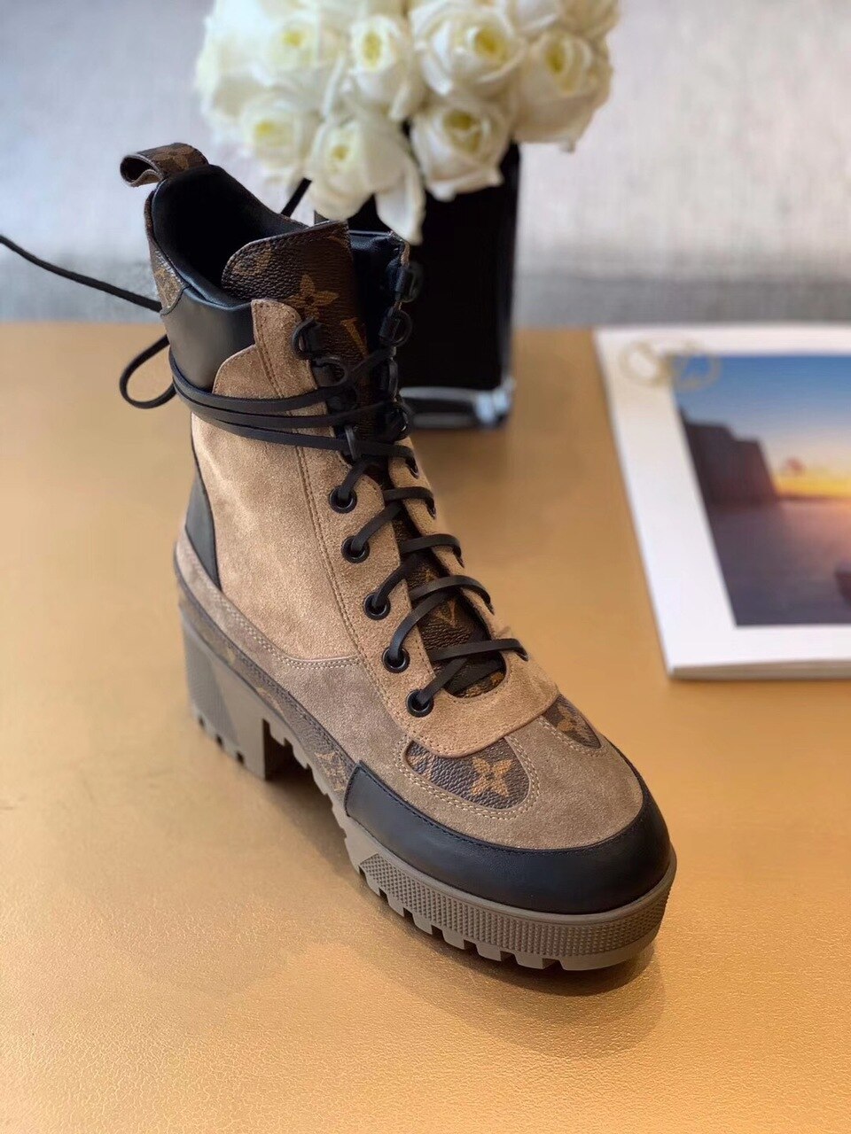 Louis Vuitton Laureate Desert Boots Calfskin Leather Fall/Winter 2019 Collection 1A4XYE Beige