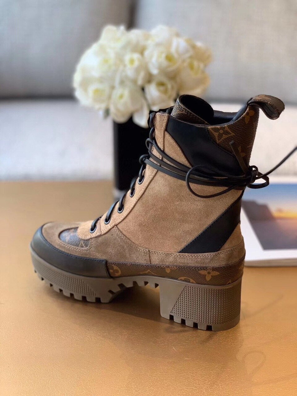 Louis Vuitton Laureate Desert Boots Calfskin Leather Fall/Winter 2019 Collection 1A4XYE Beige