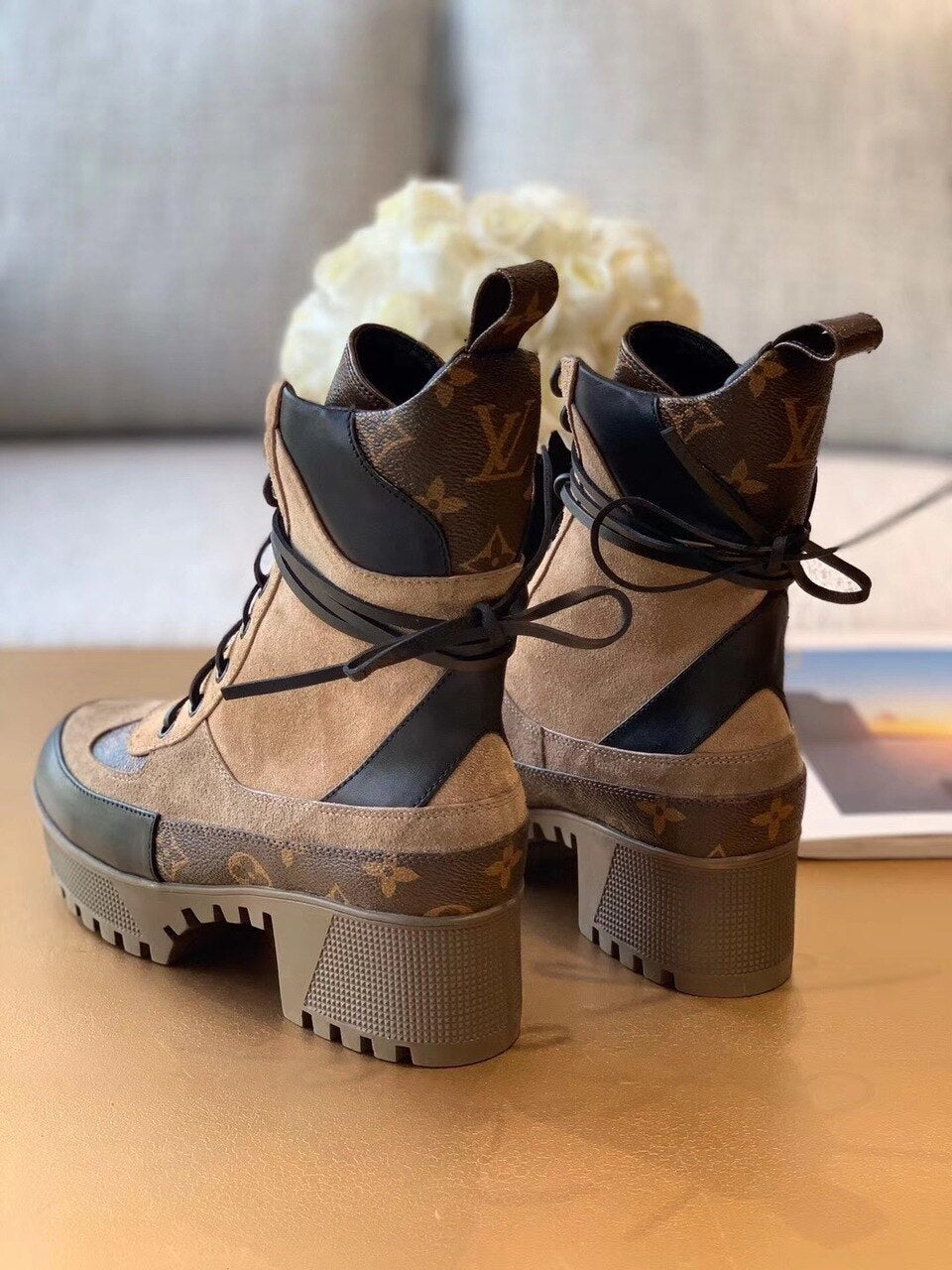 Louis Vuitton Laureate Desert Boots Calfskin Leather Fall/Winter 2019 Collection 1A4XYE Beige