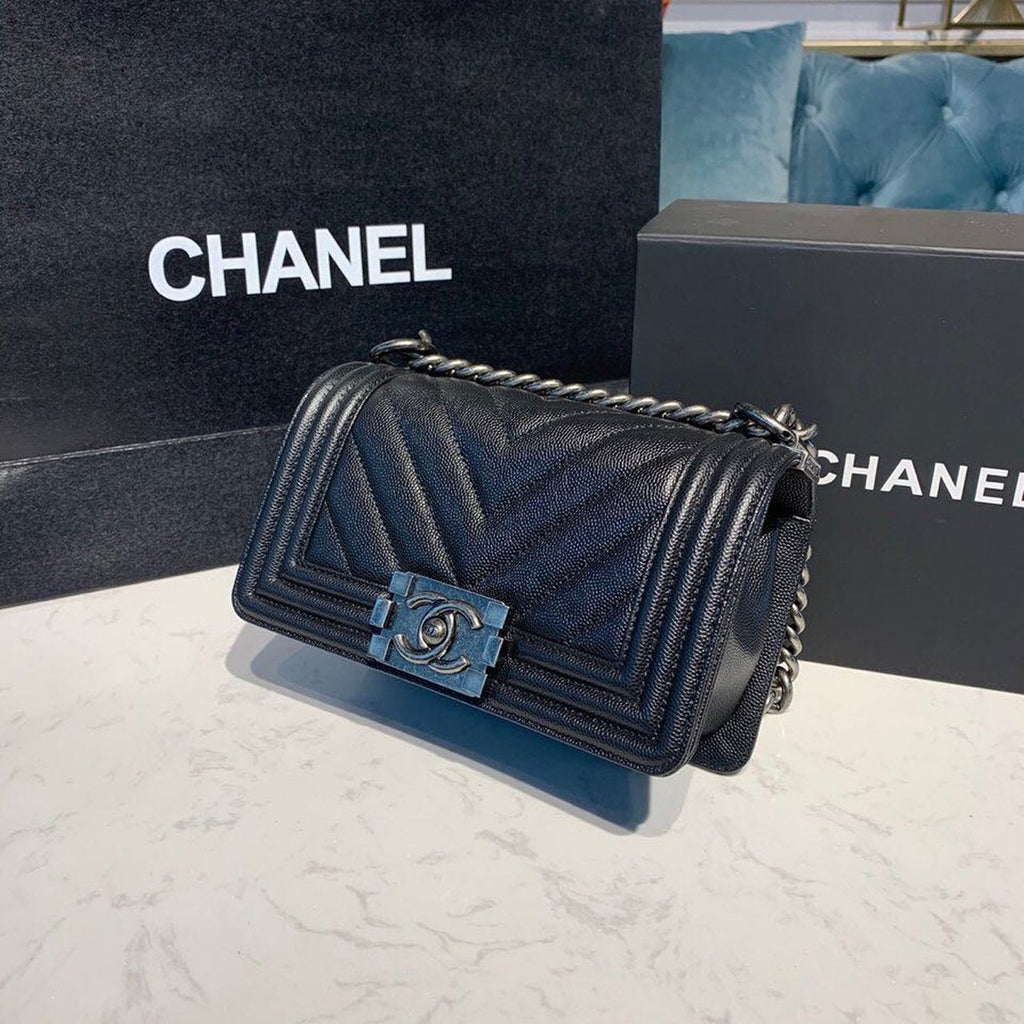 Chanel Chevron Boy Bag 20cm Caviar Leather Antique Silver Hardware Fall/Winter Act 1 Collection, Black