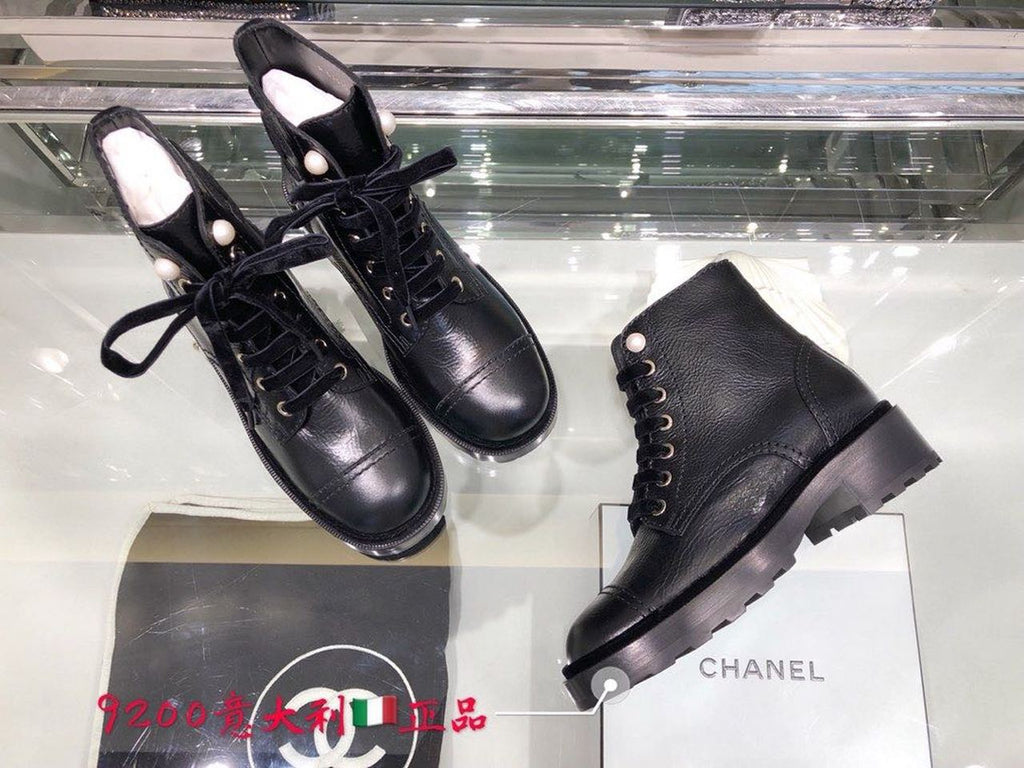 Chanel Pearl Embellished Ankle Boots Velvet/Grained Calfskin Leather Fall/Winter Collection, Black