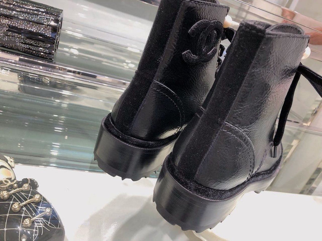 Chanel Pearl Embellished Ankle Boots Velvet/Grained Calfskin Leather Fall/Winter Collection, Black