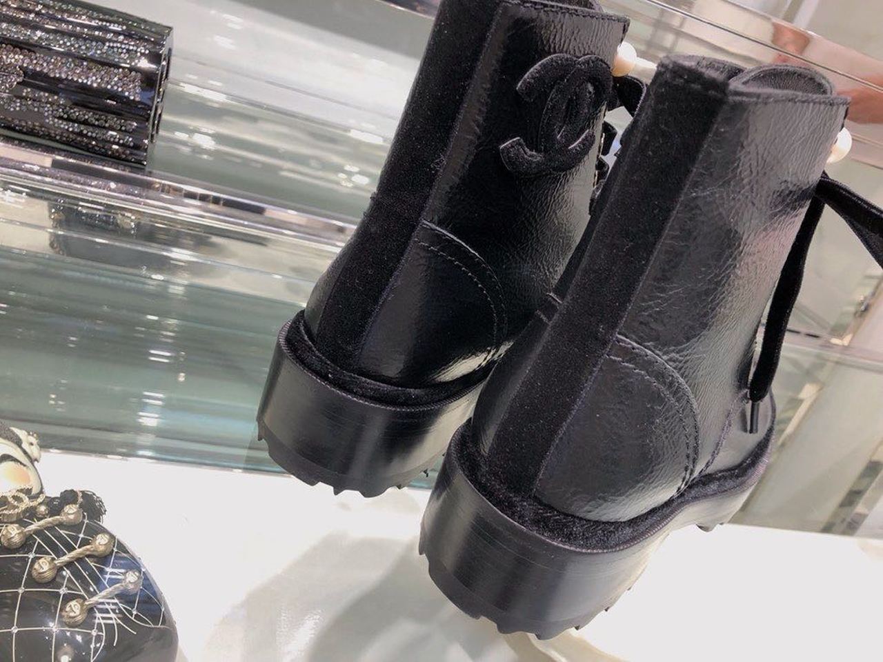 Chanel Pearl Embellished Ankle Boots Velvet/Grained Calfskin Leather Fall/Winter Collection, Black
