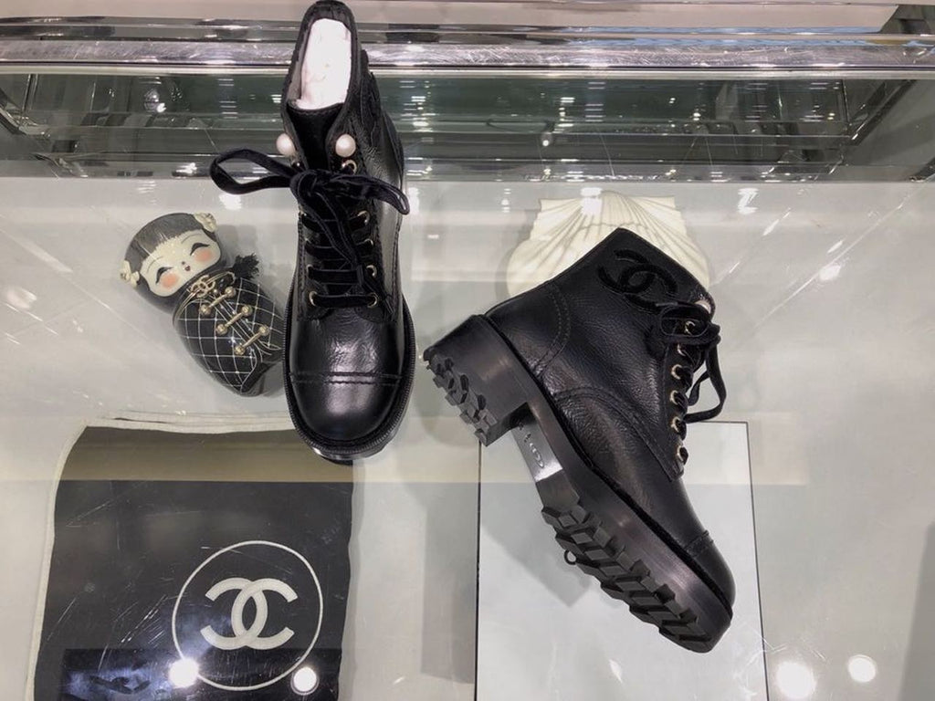 Chanel Pearl Embellished Ankle Boots Velvet/Grained Calfskin Leather Fall/Winter Collection, Black