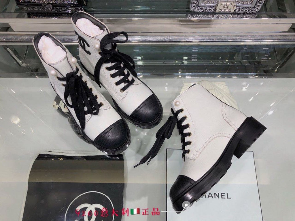 Chanel Pearl Embellished Ankle Boots Grained Calfskin Leather Fall/Winter Collection White/Black