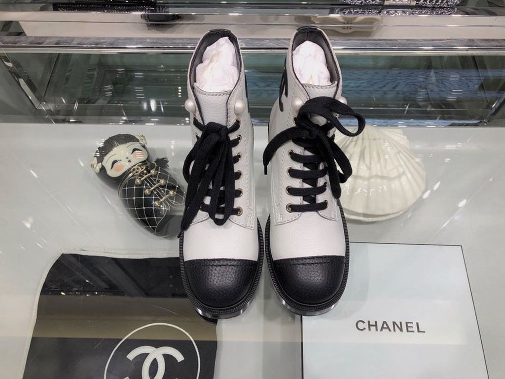 Chanel Pearl Embellished Ankle Boots Grained Calfskin Leather Fall/Winter Collection White/Black