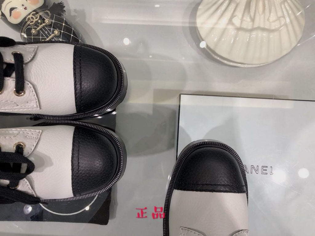 Chanel Pearl Embellished Ankle Boots Grained Calfskin Leather Fall/Winter Collection White/Black