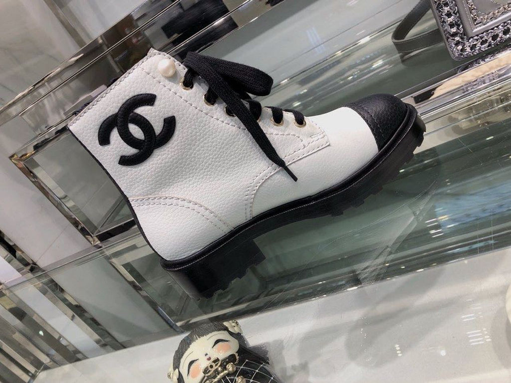Chanel Pearl Embellished Ankle Boots Grained Calfskin Leather Fall/Winter Collection White/Black