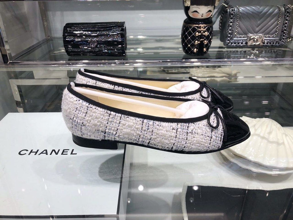 Chanel Ballerina Flats Tweed & Grosgrain Calfskin Leather Fall/Winter Collection Grey/Black