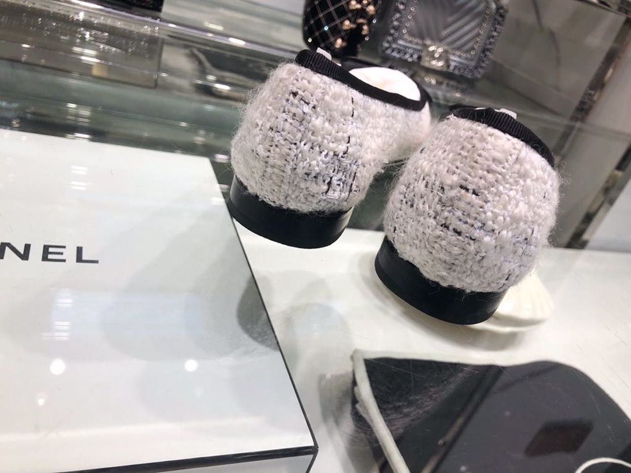 Chanel Ballerina Flats Tweed & Grosgrain Calfskin Leather Fall/Winter Collection Grey/Black