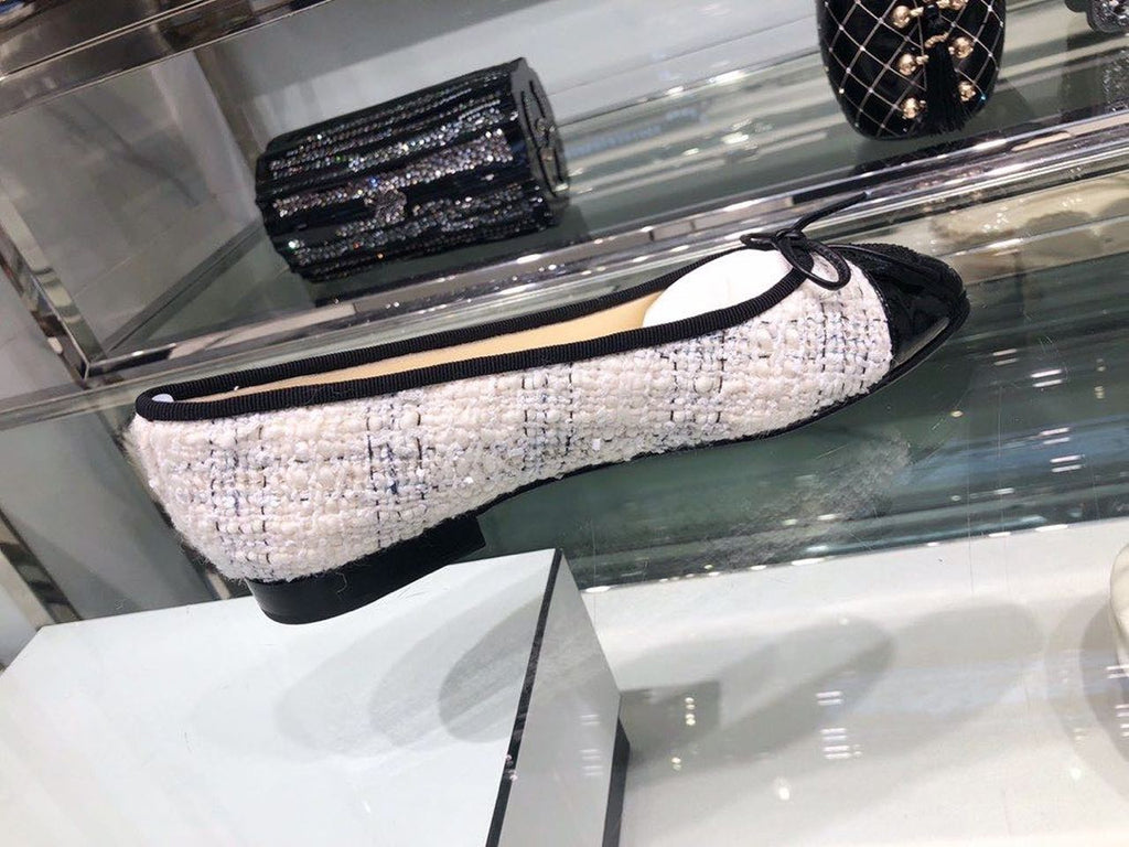 Chanel Ballerina Flats Tweed & Grosgrain Calfskin Leather Fall/Winter Collection Grey/Black