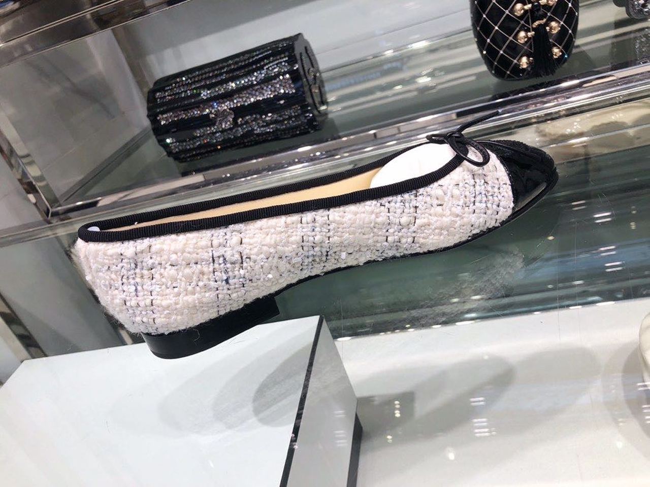 Chanel Ballerina Flats Tweed & Grosgrain Calfskin Leather Fall/Winter Collection Grey/Black