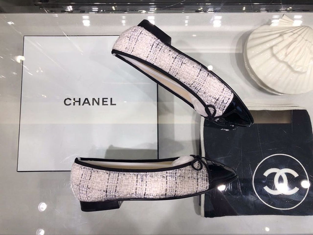 Chanel Ballerina Flats Tweed & Grosgrain Calfskin Leather Fall/Winter Collection Grey/Black