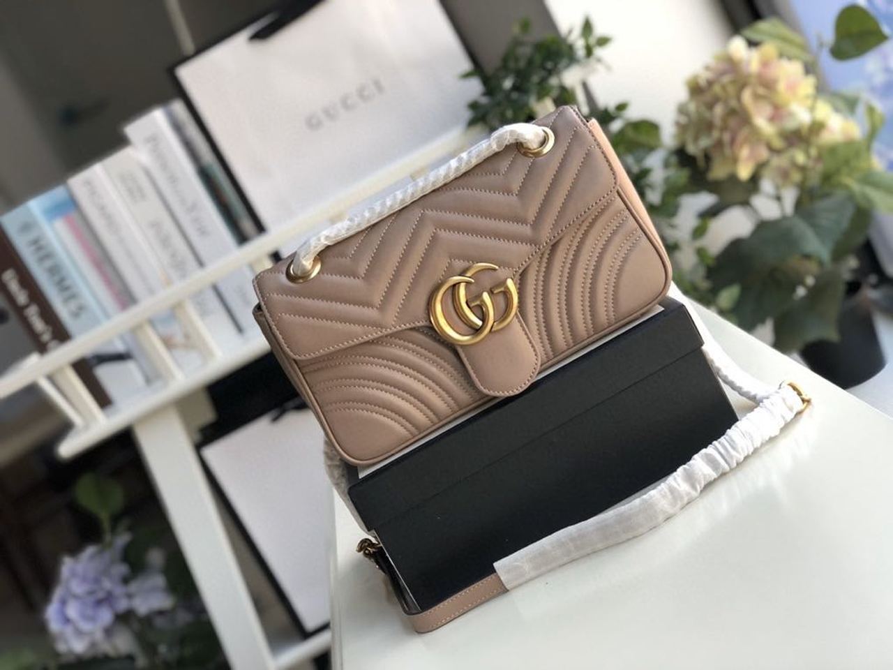 Gucci Marmont Shoulder Bag 26cm 443497 Calfskin Leather Spring/Summer Collection, Beige