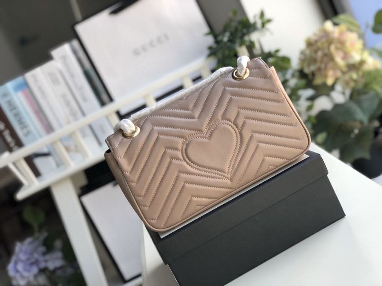 Gucci Marmont Shoulder Bag 26cm 443497 Calfskin Leather Spring/Summer Collection, Beige