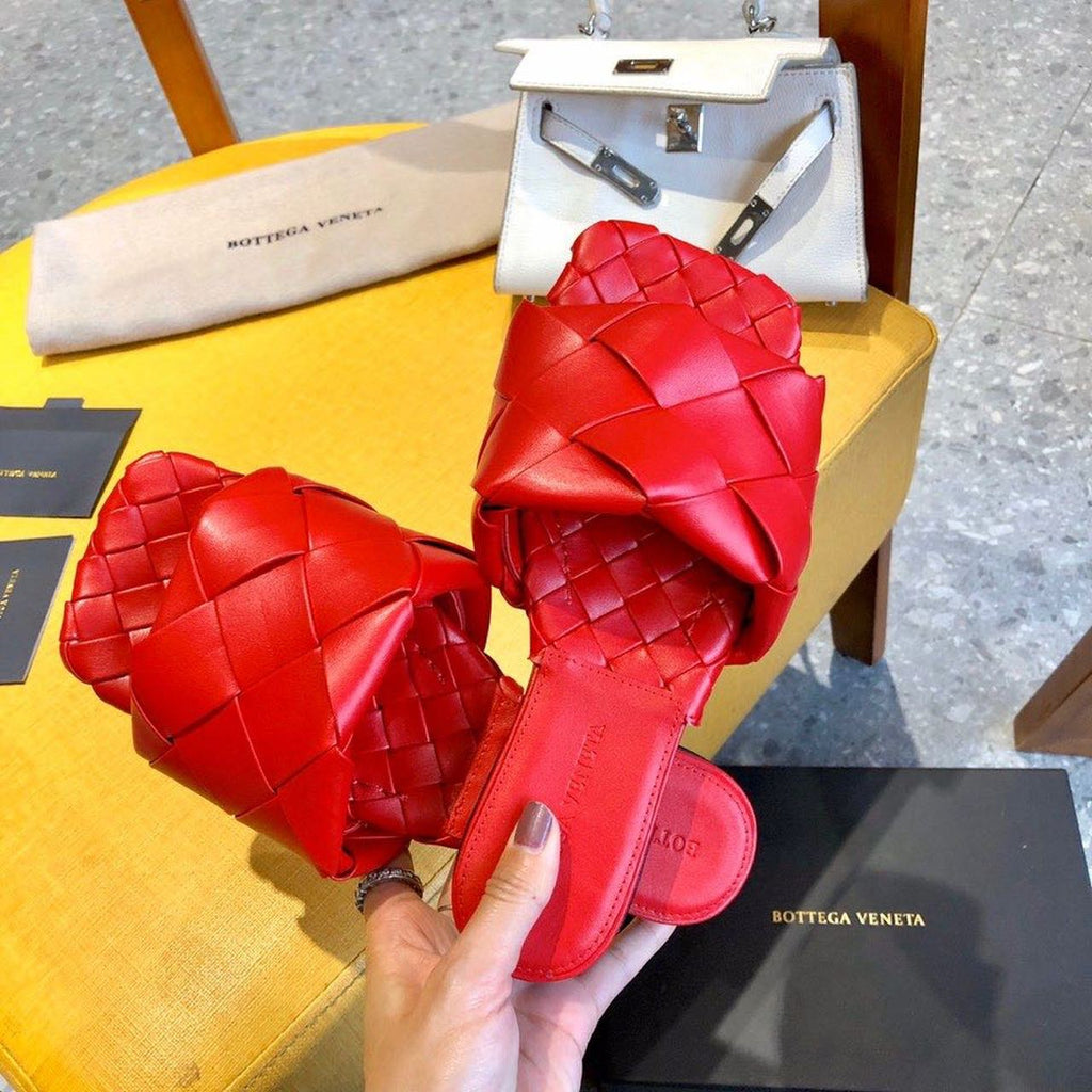 Bottega Veneta Lido Flat Square Toe Sandals Lambskin Leather Fall/Winter 2019 Collection, Red