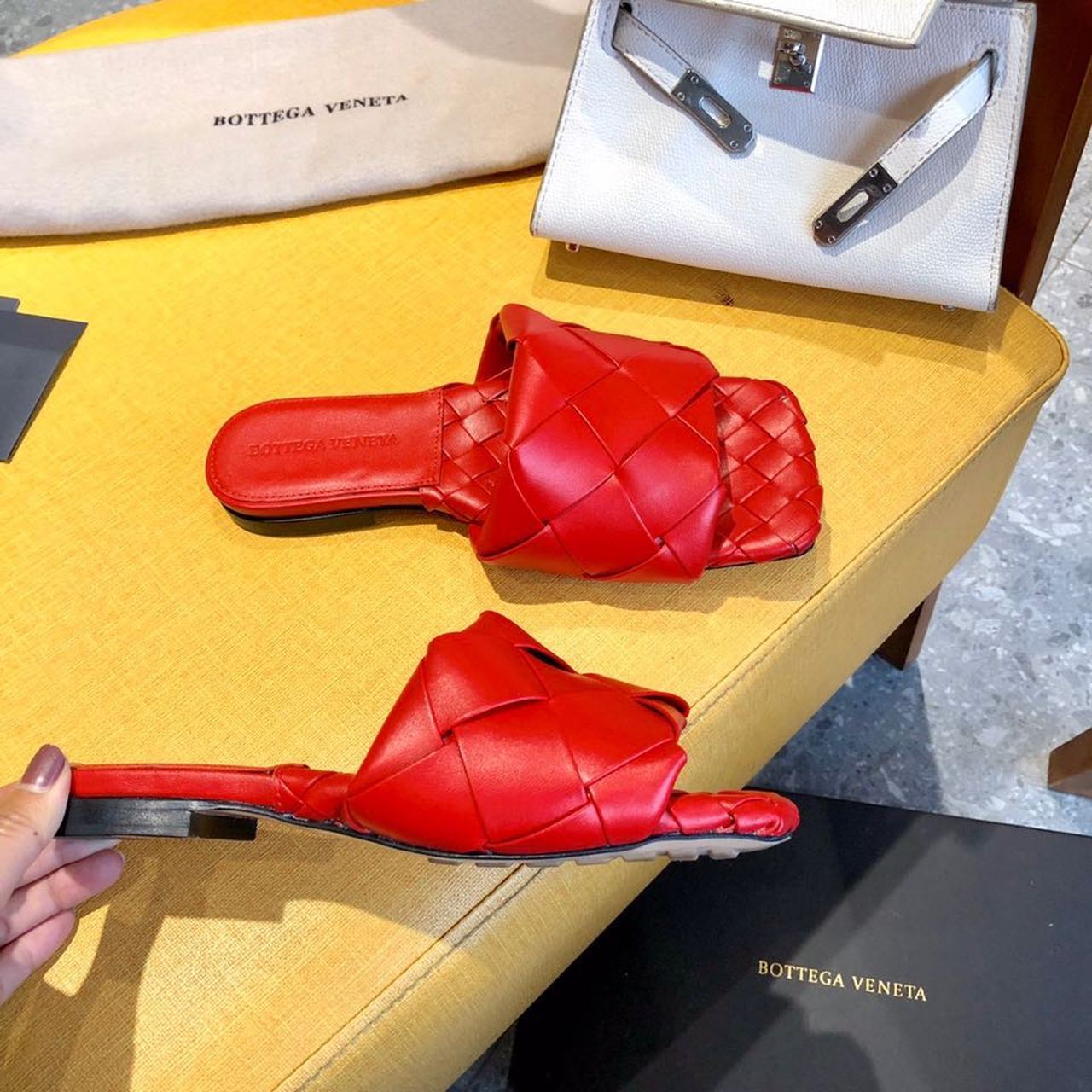 Bottega Veneta Lido Flat Square Toe Sandals Lambskin Leather Fall/Winter 2019 Collection, Red