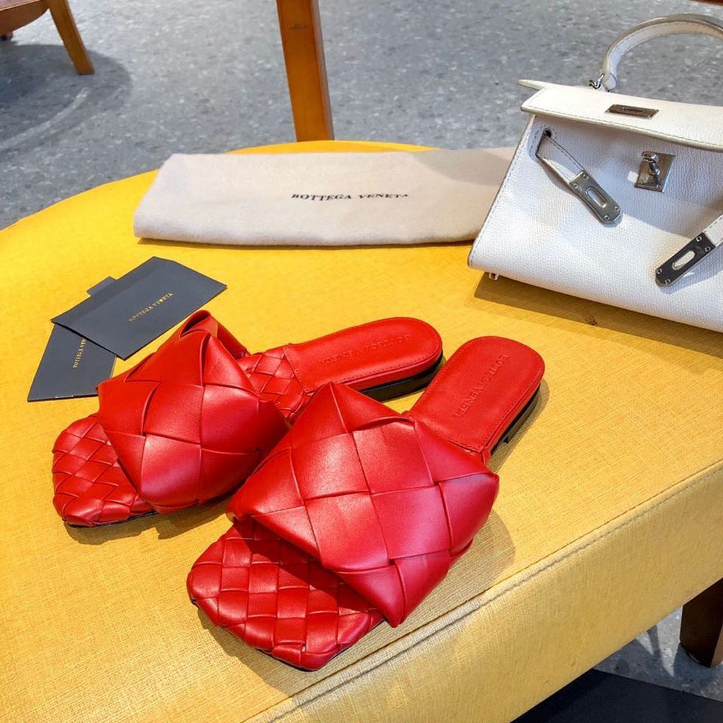 Bottega Veneta Lido Flat Square Toe Sandals Lambskin Leather Fall/Winter 2019 Collection, Red