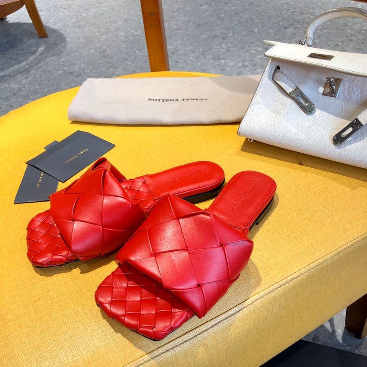 Bottega Veneta Lido Flat Square Toe Sandals Lambskin Leather Fall/Winter 2019 Collection, Red