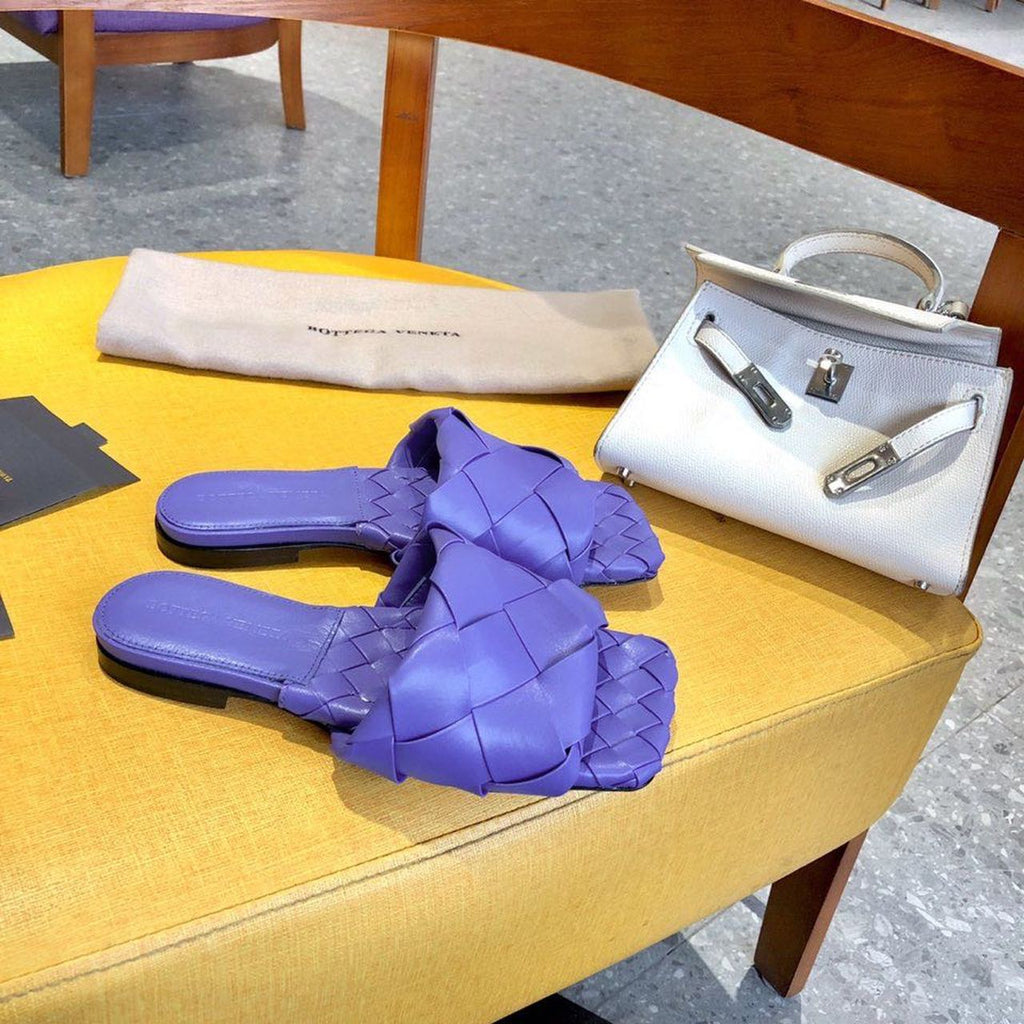Bottega Veneta Lido Flat Square Toe Sandals Lambskin Leather Fall/Winter 2019 Collection, Purple