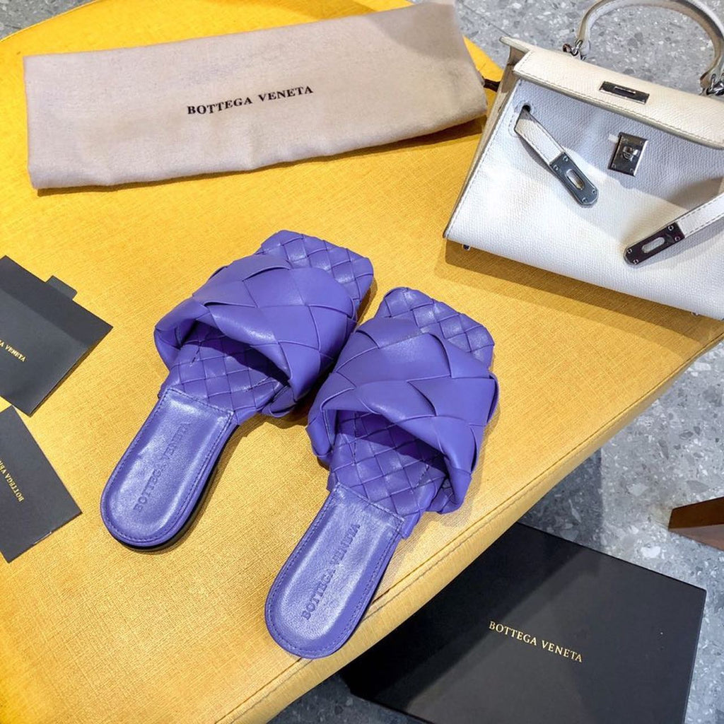 Bottega Veneta Lido Flat Square Toe Sandals Lambskin Leather Fall/Winter 2019 Collection, Purple