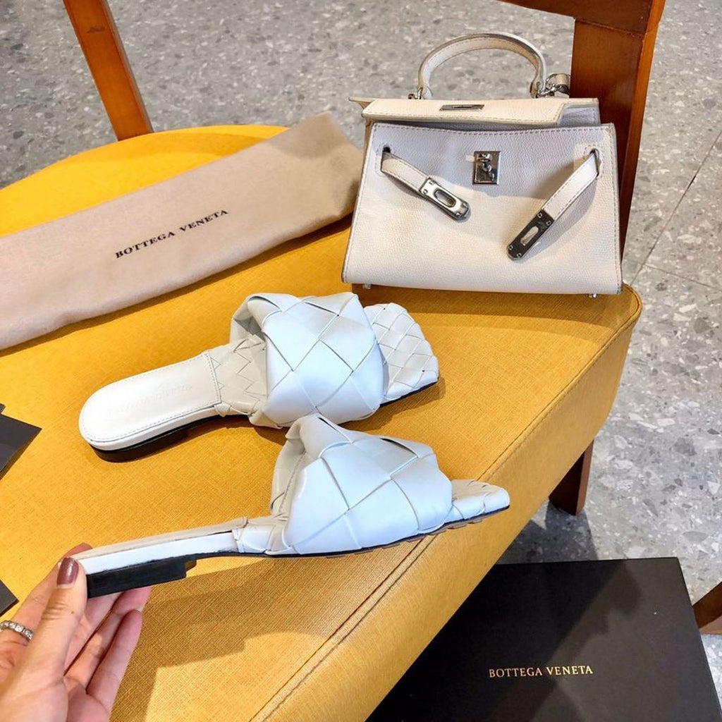 Bottega Veneta Lido Flat Square Toe Sandals Lambskin Leather Fall/Winter 2019 Collection, White