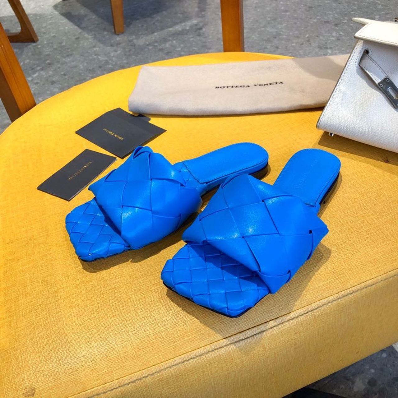Bottega Veneta Lido Flat Square Toe Sandals Lambskin Leather Fall/Winter 2019 Collection, Electric Blue