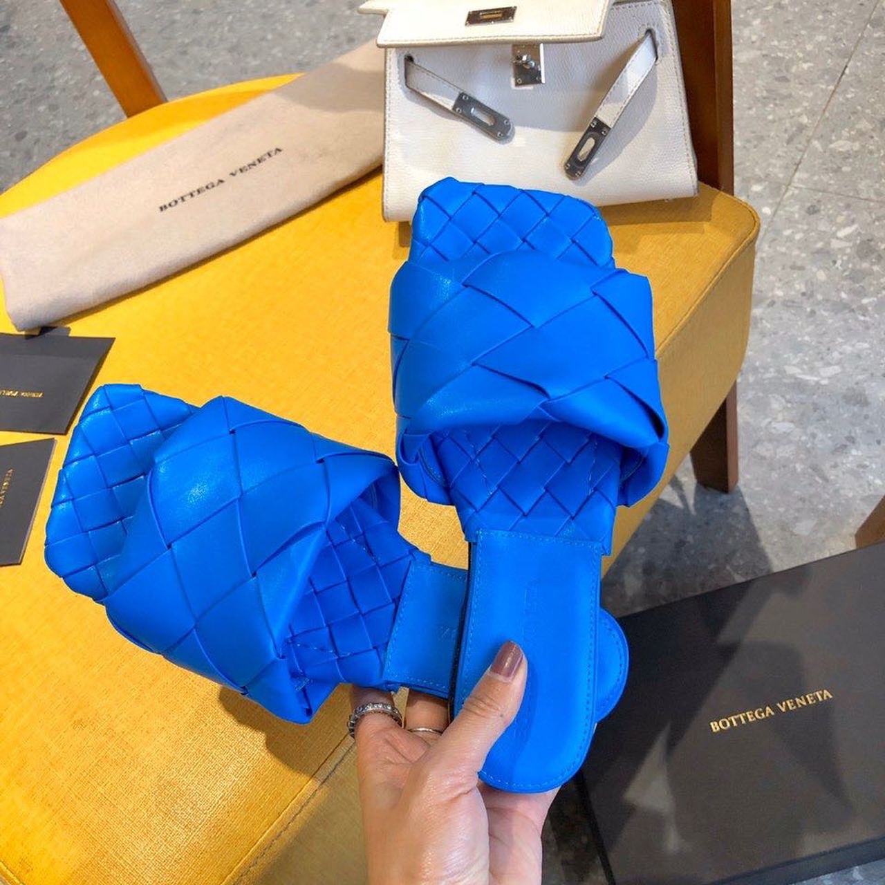 Bottega Veneta Lido Flat Square Toe Sandals Lambskin Leather Fall/Winter 2019 Collection, Electric Blue