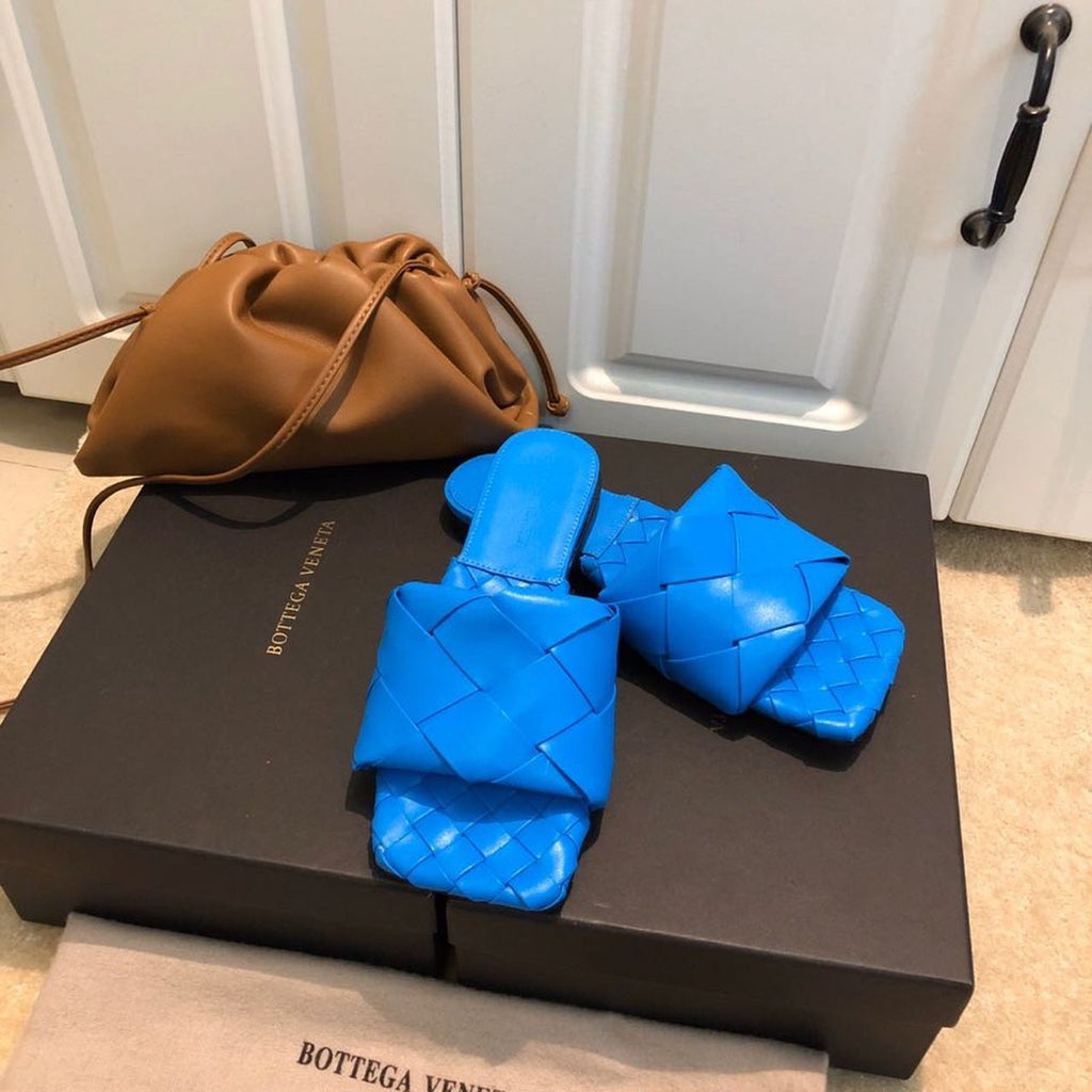 Bottega Veneta Lido Flat Square Toe Sandals Lambskin Leather Fall/Winter 2019 Collection, Electric Blue