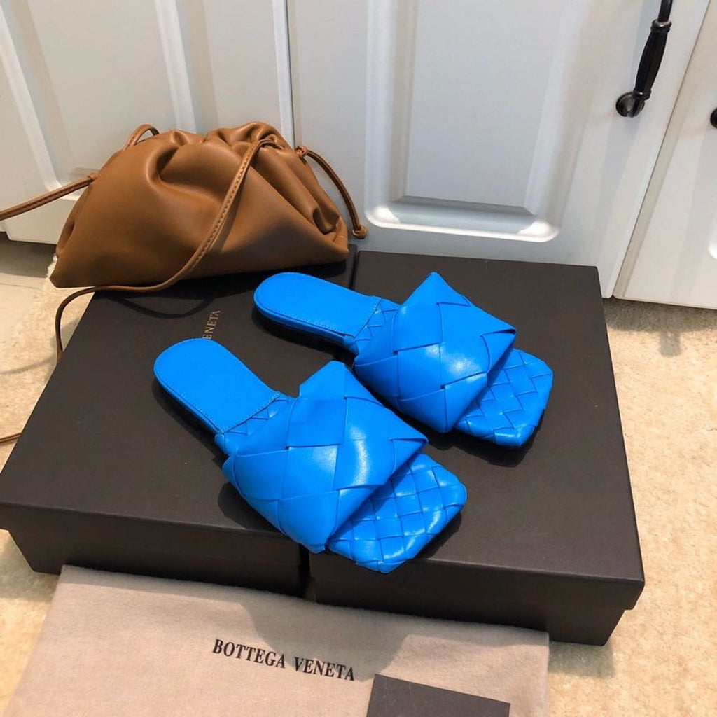Bottega Veneta Lido Flat Square Toe Sandals Lambskin Leather Fall/Winter 2019 Collection, Electric Blue