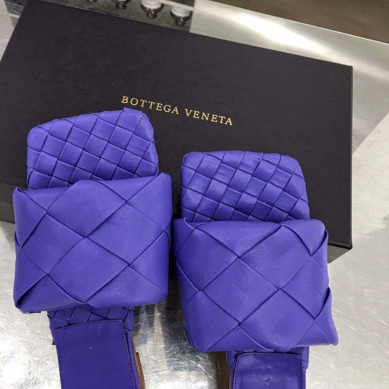 Bottega Veneta Lido Flat Square Toe Sandals Lambskin Leather Spring/Summer 2020 Collection, Purple