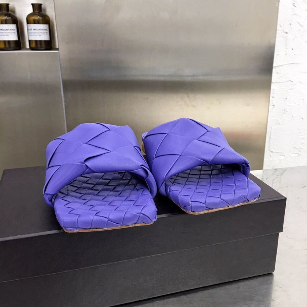Bottega Veneta Lido Flat Square Toe Sandals Lambskin Leather Spring/Summer 2020 Collection, Purple