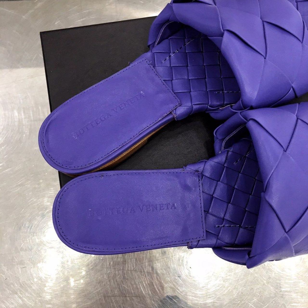 Bottega Veneta Lido Flat Square Toe Sandals Lambskin Leather Spring/Summer 2020 Collection, Purple