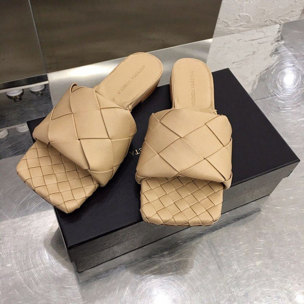 Bottega Veneta Lido Flat Square Toe Sandals Lambskin Leather Spring/Summer 2020 Collection, Beige