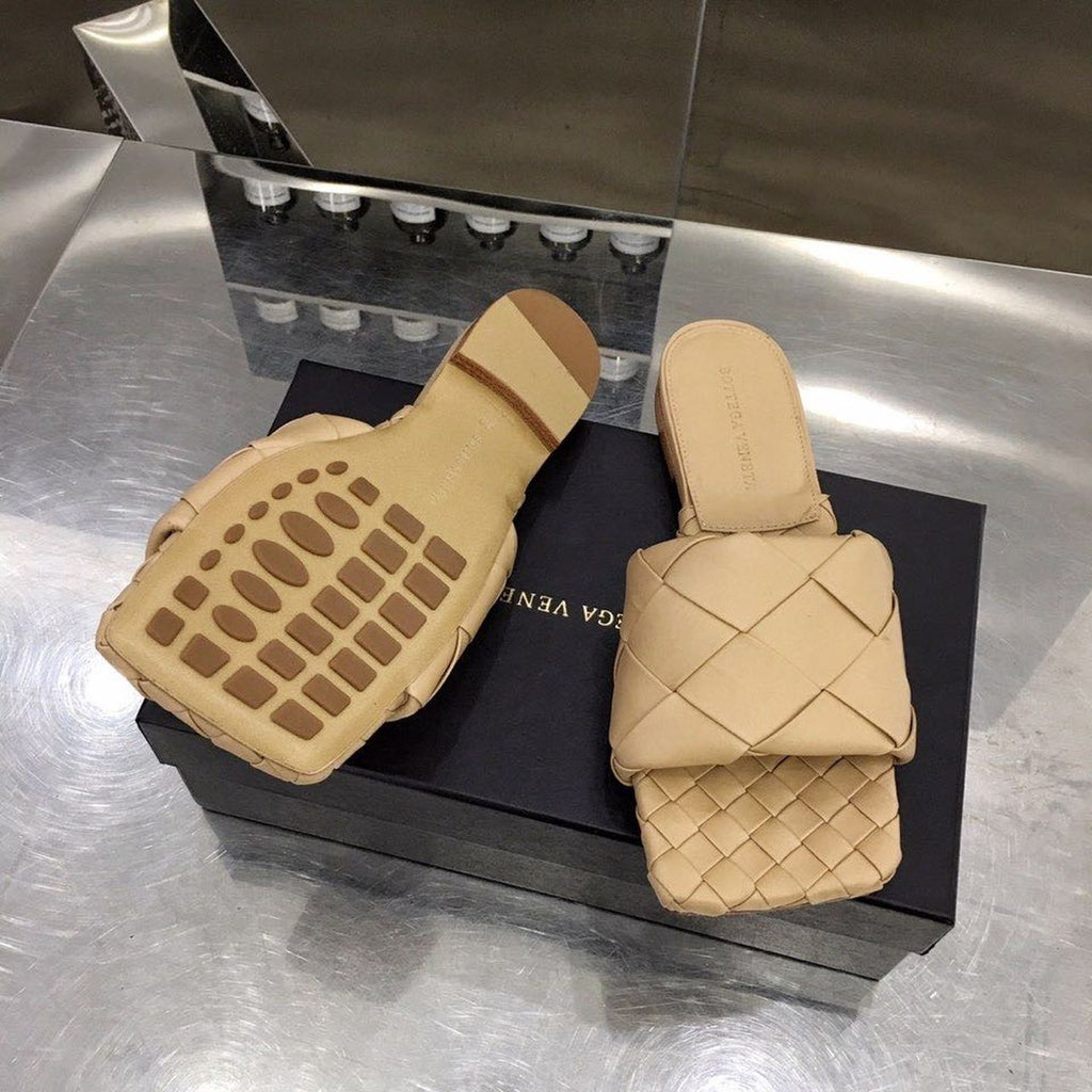 Bottega Veneta Lido Flat Square Toe Sandals Lambskin Leather Spring/Summer 2020 Collection, Beige