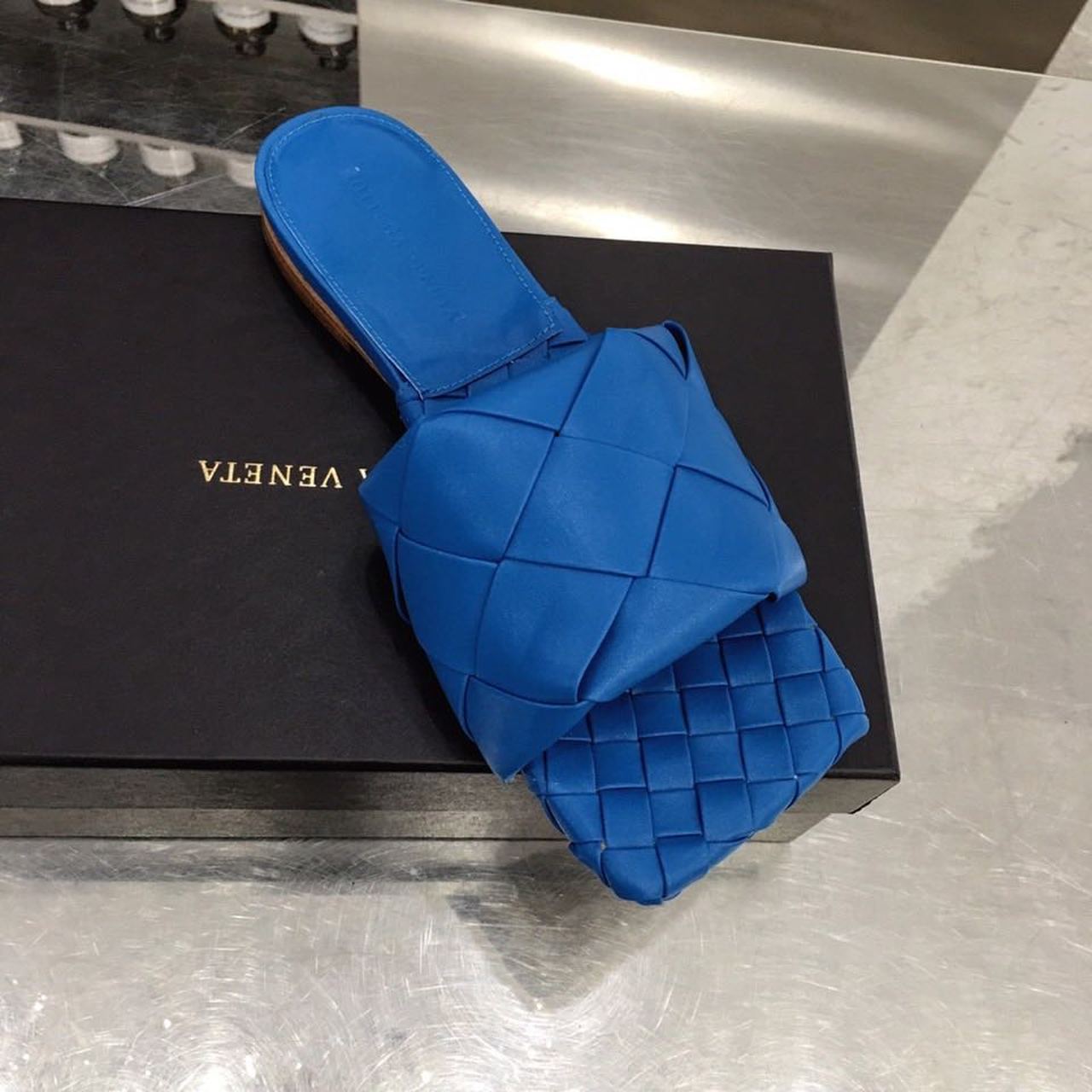 Bottega Veneta Lido Flat Square Toe Sandals Lambskin Leather Spring/Summer 2020 Collection, Dark Blue