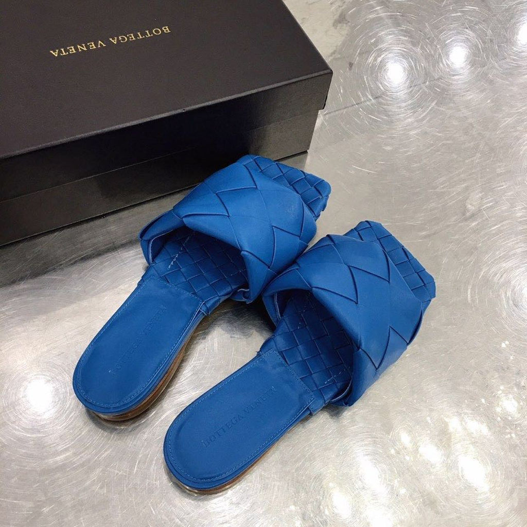 Bottega Veneta Lido Flat Square Toe Sandals Lambskin Leather Spring/Summer 2020 Collection, Dark Blue