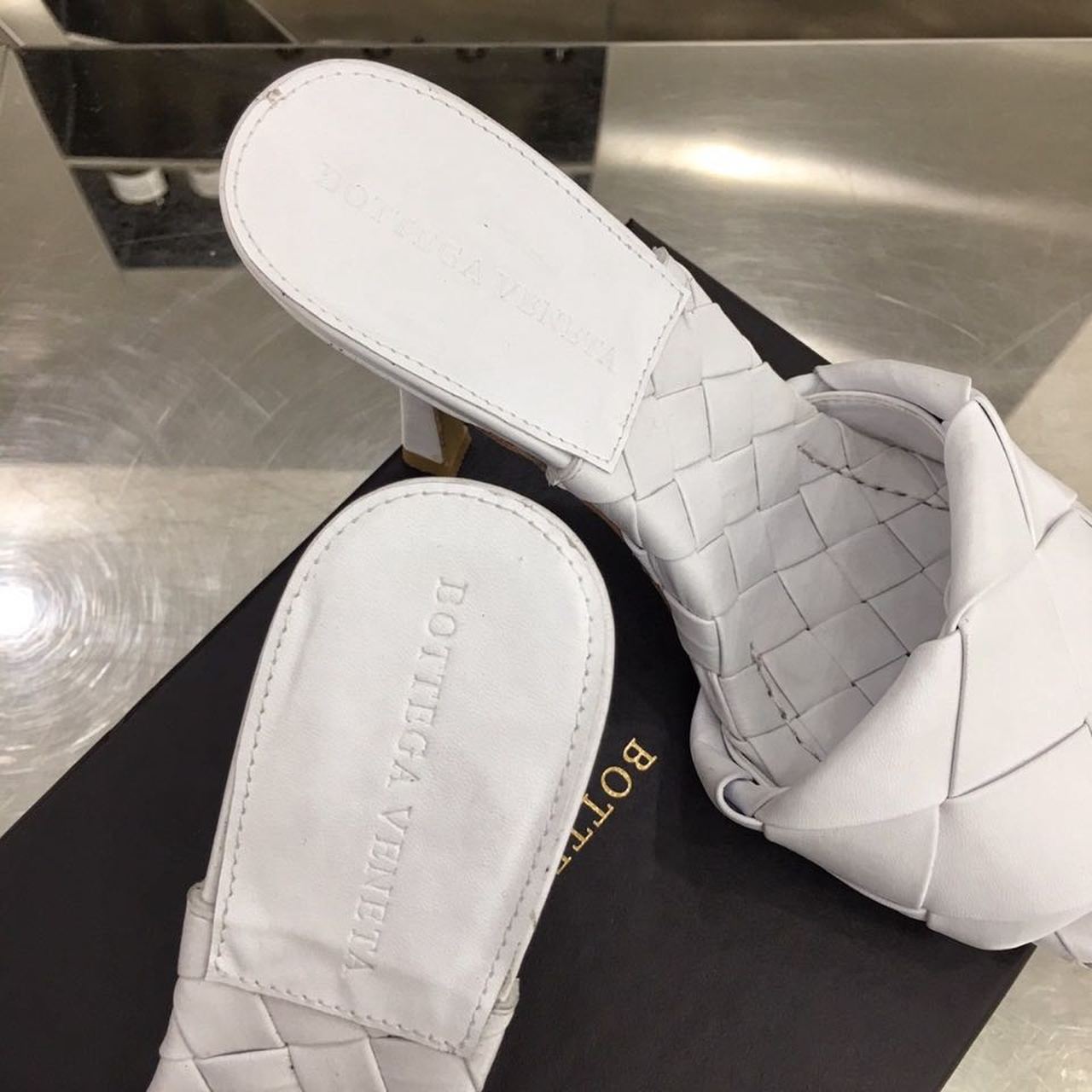 Bottega Veneta Lido Flat Square Toe Heels Lambskin Leather Spring/Summer 2020 Collection, White